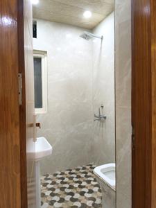 Common Bathroom Image of 1320 Sq.ft 3 BHK Builder Floor for sale in Indirapuram Ghaziabad for Rs. 8300000