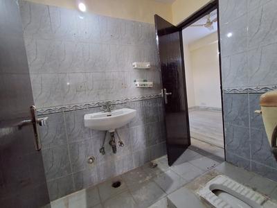Image of 1650 Sq.ft 3 BHK Apartment / Flat for rent in Sector 21D, Faridabad for Rs. 31000