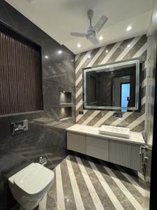 Bathroom Image of 2800 Sq.ft 4 BHK Builder Floor for sale in Sukhdev Vihar New Delhi for Rs. 90000000