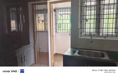 Kitchen Image of 1050 Sq.ft 2 BHK Apartment / Flat for rent in Sholinganallur Chennai for Rs. 30000