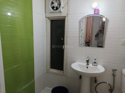 Bathroom Image of 1150 Sq.ft 3 BHK Apartment / Flat for rent in Sector 11 Noida for Rs. 38000