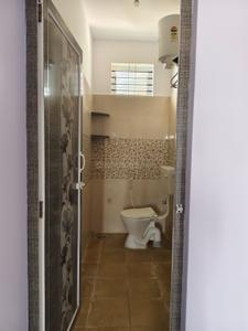 Bathroom Image of 900 Sq.ft 2 BHK Apartment / Flat for rent in Halasuru Bengaluru for Rs. 28000