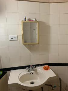Bathroom Image of 2800 Sq.ft 4 BHK Apartment / Flat for rent in Ghorpadi Pune for Rs. 67000