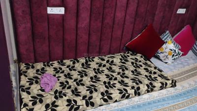 Bedroom Image of 1150 Sq.ft 3 BHK Builder Floor for rent in Vasant Vihar New Delhi for Rs. 45000