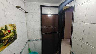 Bathroom Image of 390 Sq.ft 1 RK Apartment / Flat for rent in Santacruz East Mumbai for Rs. 35000