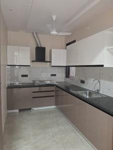 Kitchen Image of 1600 Sq.ft 3 BHK Apartment / Flat for rent in LDA Parijat Apartment, Gomti Nagar Lucknow for Rs. 45000