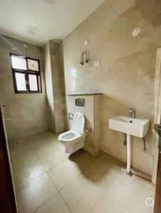 Bathroom Image of 2200 Sq.ft 3 BHK Builder Floor for rent in Palam Vihar Extension Gurgaon for Rs. 35000