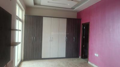 Bedroom Image of 4000 Sq.ft 3.5 BHK Penthouse for sale in Amrapali Silicon City, Sector 76 Noida for Rs. 25000000