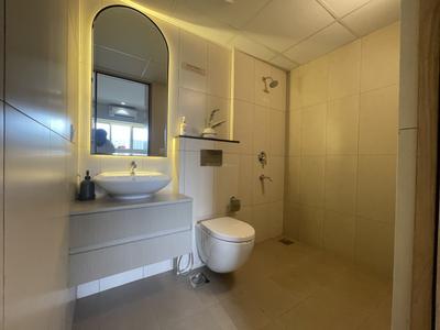 Bathroom Image of 1500 Sq.ft 3 BHK Apartment / Flat for sale in Lodha Bella Vita, Mohammed Wadi Pune for Rs. 15000000