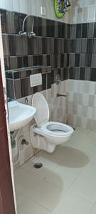 Bathroom Image of 1250 Sq.ft 2 BHK Apartment / Flat for rent in Supertech Supernova, Sector 94 Noida for Rs. 25000