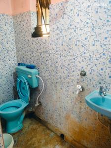 Bathroom Image of 300 Sq.ft 1 RK Apartment / Flat for rent in Uttar Panchanna Gram Kolkata for Rs. 5500