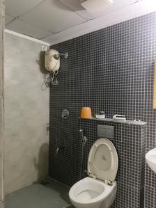 Common Bathroom Image of 750 Sq.ft 2.5 BHK Apartment / Flat for rent in Lodha Palava Downtown, Palava Phase 2 Thane for Rs. 25500