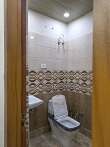 Bedroom One Image of 950 Sq.ft 2 BHK Builder Floor for sale in Indirapuram Ghaziabad for Rs. 7000000