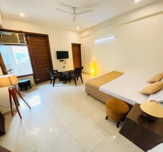 Hall Image of 900 Sq.ft 1 RK Apartment / Flat for rent in Sector 50 Gurgaon for Rs. 20000