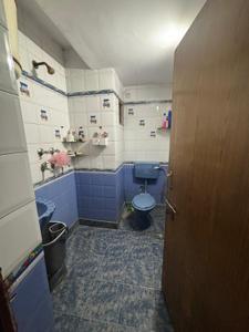 Bathroom Image of 1000 Sq.ft 2.5 BHK Apartment / Flat for sale in Milansaar Complex, Paschim Vihar New Delhi for Rs. 14100000