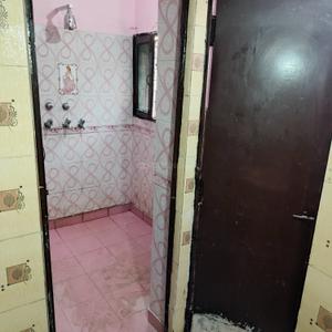 Image of 750 Sq.ft 2 BHK Apartment / Flat for rent in CC block apartment, Shalimar Bagh, New Delhi for Rs. 22000