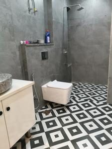 Common Bathroom Image of 2400 Sq.ft 4 BHK Builder Floor for rent in Sector 46 Gurgaon for Rs. 90000
