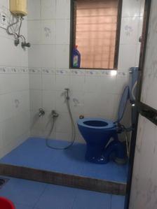 Common Bathroom Image of 660 Sq.ft 2 BHK Apartment / Flat for rent in Borivali West Mumbai for Rs. 45000