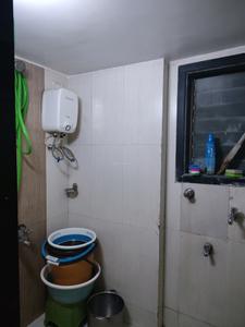 Common Bathroom Image of 410 Sq.ft 1 BHK Apartment / Flat for rent in Vijay Park, Kasarvadavali Thane for Rs. 18100