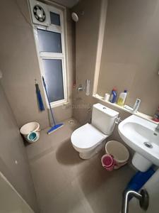 Bathroom Image of 1030 Sq.ft 2 BHK Apartment / Flat for rent in One Indiabulls, Thane West Thane for Rs. 70000