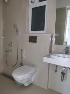 Common Bathroom Image of 615 Sq.ft 2 BHK Apartment / Flat for rent in L And T Rejuve 360 Tower A, Mulund West Mumbai for Rs. 62000