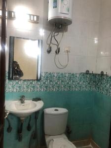 Bathroom Image of 900 Sq.ft 2 BHK Builder Floor for rent in Lajpat Nagar New Delhi for Rs. 39500