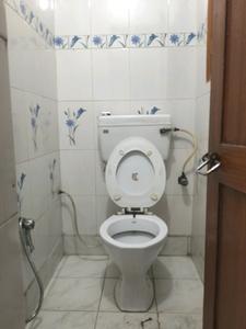 Common Bathroom Image of 1000 Sq.ft 2 BHK Apartment / Flat for sale in Paschim Vihar New Delhi for Rs. 12000000