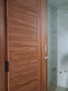 Common Bathroom Image of 550 Sq.ft 1 BHK Apartment / Flat for sale in Sector 73 Noida for Rs. 2450000