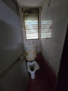 Bathroom Image of 500 Sq.ft 1 BHK Apartment / Flat for rent in Kandivali East Mumbai for Rs. 27000