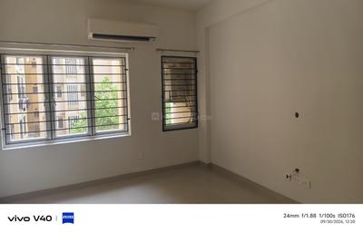 Bedroom Image of 1350 Sq.ft 3 BHK Apartment / Flat for rent in Karapakkam Chennai for Rs. 36000