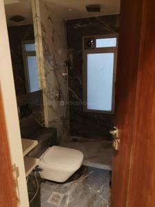 Bathroom Image of 2000 Sq.ft 5 BHK Apartment / Flat for rent in Piramal Aranya, Byculla Mumbai for Rs. 360000