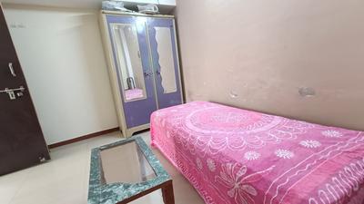 Bedroom Image of VAIBAHVI PG  in Jodhpur, Ahmedabad