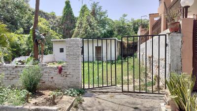 Image of 300 Sq.ft Residential Plot / Land for sale in Sector 72, Noida for Rs. 52500000