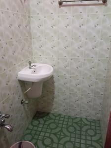 Bathroom Image of 1350 Sq.ft 3 BHK Independent House for rent in Porur Chennai for Rs. 35000