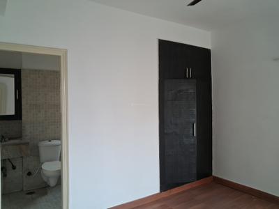 Bedroom Image of 925 Sq.ft 2 BHK Apartment / Flat for sale in Paras Tierea, Sector 137 Noida for Rs. 7100000