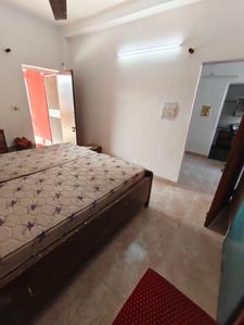 Bedroom Image of 1100 Sq.ft 2 BHK Apartment / Flat for rent in DDA RWA Munirka DDA Flats, Vasant Vihar New Delhi for Rs. 50000