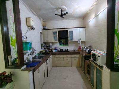 Kitchen Image of 2400 Sq.ft 4 BHK Apartment / Flat for sale in Bathal apartment, Patparganj New Delhi for Rs. 34000000