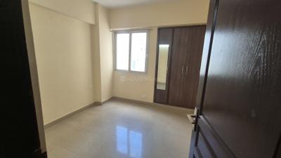 Bedroom Image of 890 Sq.ft 2 BHK Apartment / Flat for rent in Sethi Max Royal, Sector 76 Noida for Rs. 26000