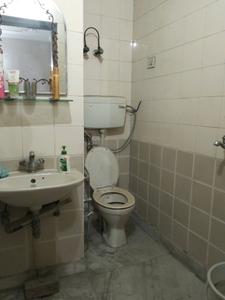 Common Bathroom Image of 1200 Sq.ft 3 BHK Builder Floor for sale in Vikaspuri New Delhi for Rs. 15500000