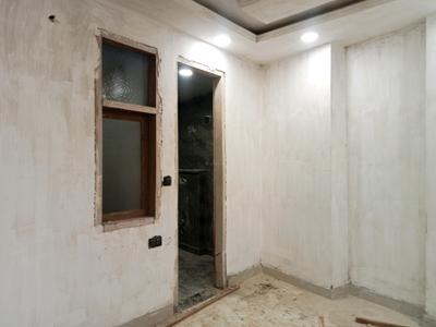 Bedroom Image of 680 Sq.ft 2 BHK Builder Floor for sale in Govindpuri New Delhi for Rs. 5000000