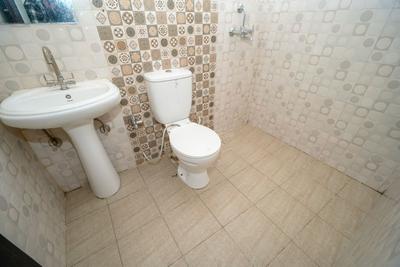 Bathroom Image of 1050 Sq.ft 2 BHK Apartment / Flat for sale in Uninav Heights, Raj Nagar Extension Ghaziabad for Rs. 7900000