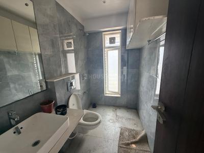Image of 800 Sq.ft 2 BHK Apartment / Flat for sale in Bandra West, Mumbai for Rs. 30000000