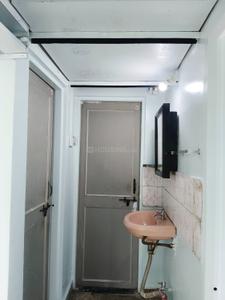 Bathroom Image of 550 Sq.ft 1 BHK Apartment / Flat for rent in Tingre Nagar Pune for Rs. 13500