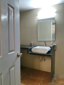 Common Bathroom Image of 2200 Sq.ft 3 BHK Villa for rent in Cosmos Hawaiian, Thane West Thane for Rs. 140000