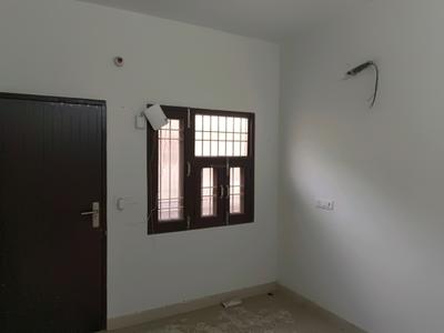 Bedroom Image of 750 Sq.ft 2 BHK Apartment / Flat for rent in Pitampura New Delhi for Rs. 24000