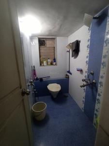 Bathroom Image of 600 Sq.ft 1 BHK Apartment / Flat for rent in Mahim Mumbai for Rs. 65000