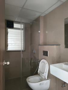 Common Bathroom Two Image of 2220 Sq.ft 4 BHK Apartment / Flat for rent in Runwal The Central Park, Chinchwad Pune for Rs. 80001