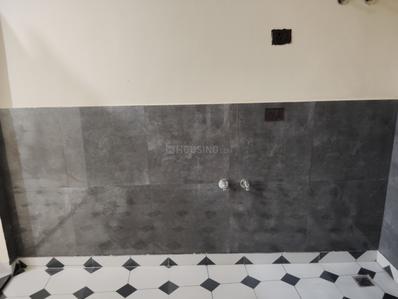 Bathroom Image of 1500 Sq.ft 3 BHK Independent House for rent in Jankipuram Vistar Lucknow for Rs. 16000