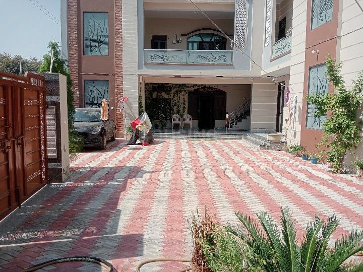 Shiv Colony Building 1