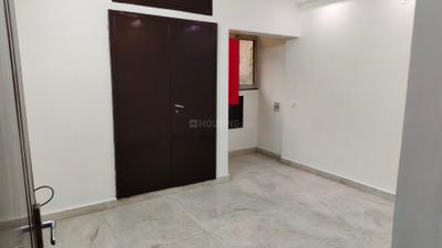 Bedroom Image of 1300 Sq.ft 3 BHK Apartment / Flat for rent in Shikha Apartments, Patparganj New Delhi for Rs. 35000